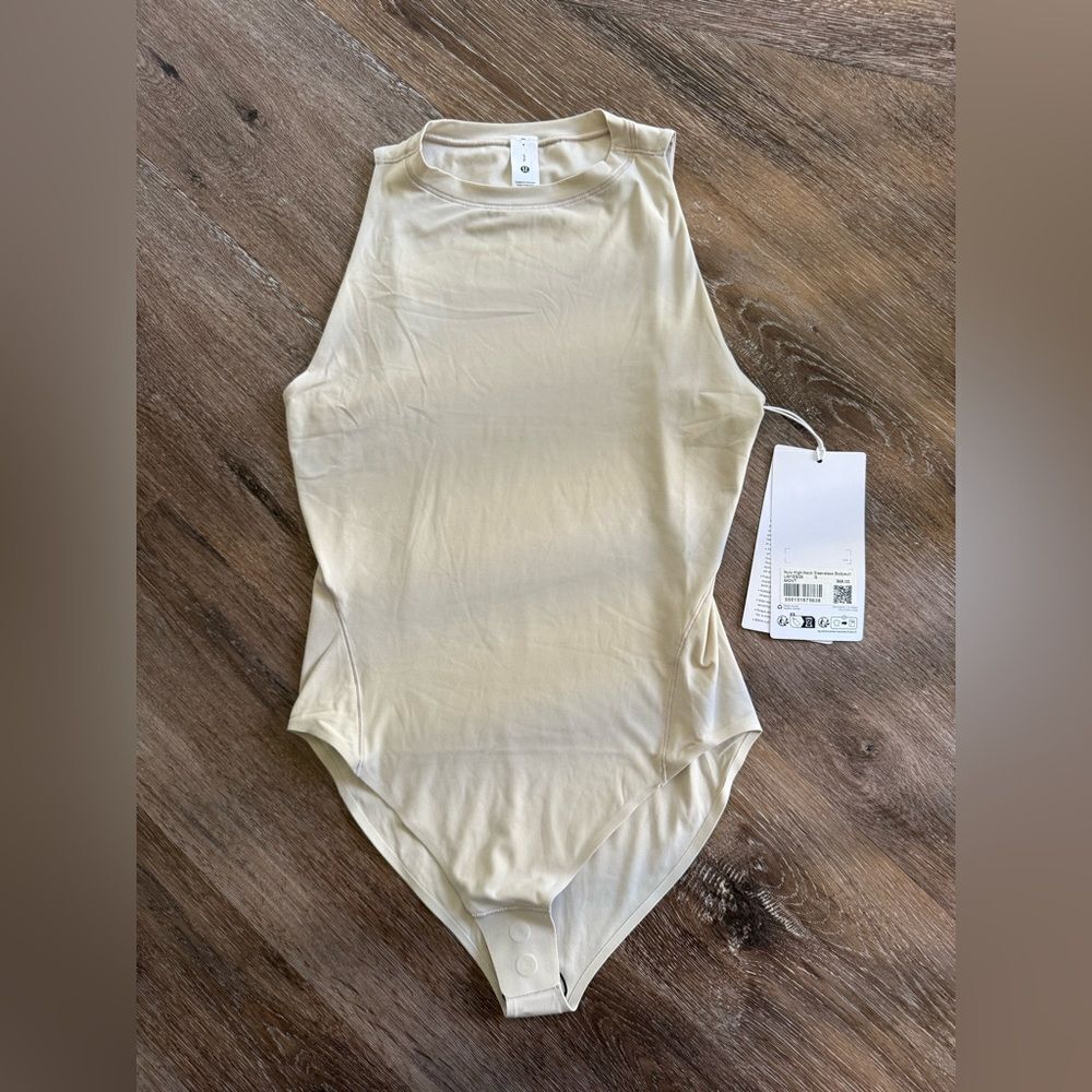 NWT Lululemon Nulu High Neck Sleeveless Bodysuit Sz Small